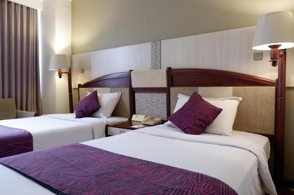 Kedaton Hotel Бандунг Екстериор снимка