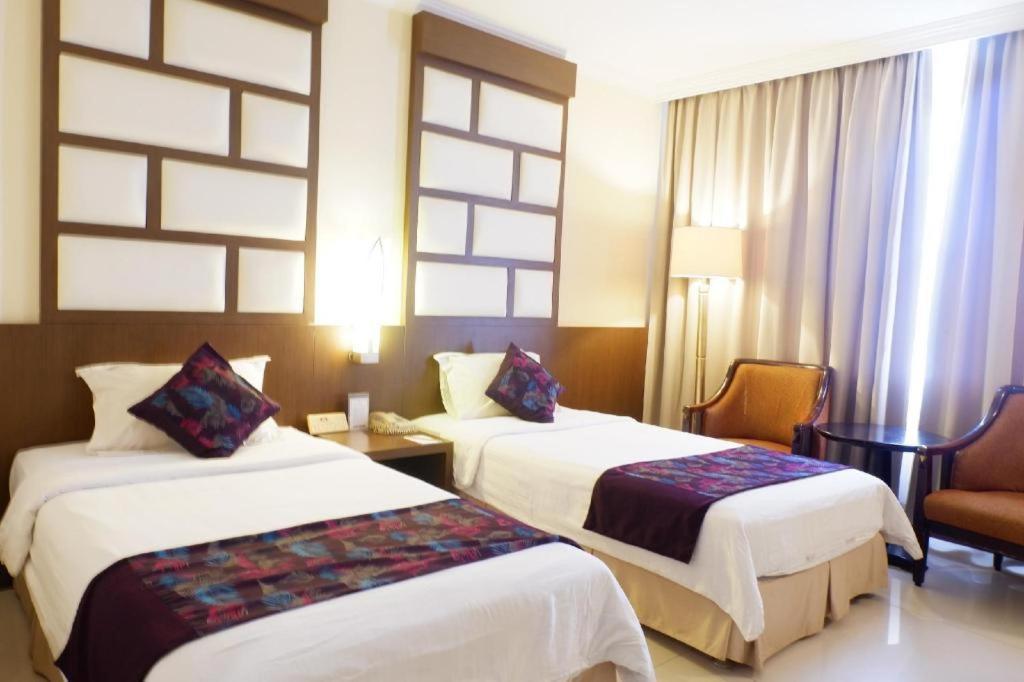 Kedaton Hotel Бандунг Екстериор снимка