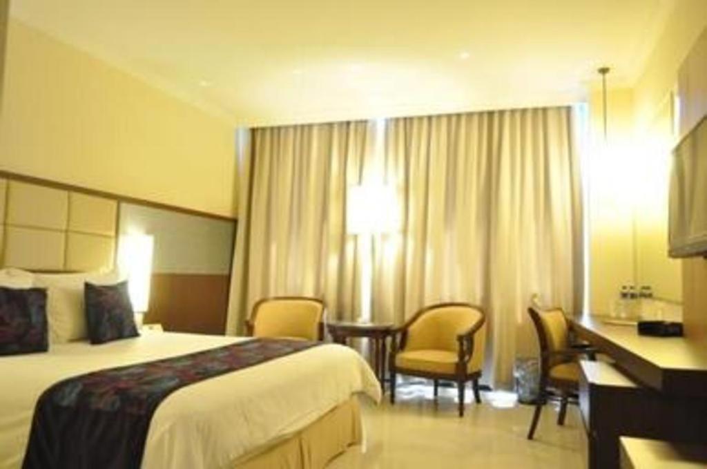 Kedaton Hotel Бандунг Екстериор снимка