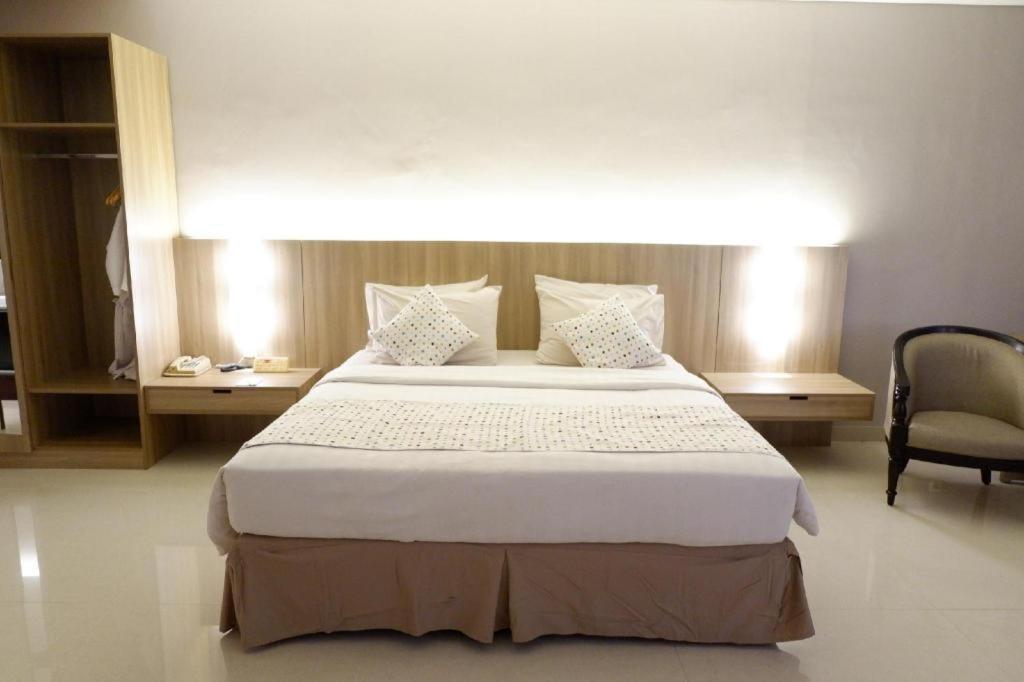 Kedaton Hotel Бандунг Екстериор снимка