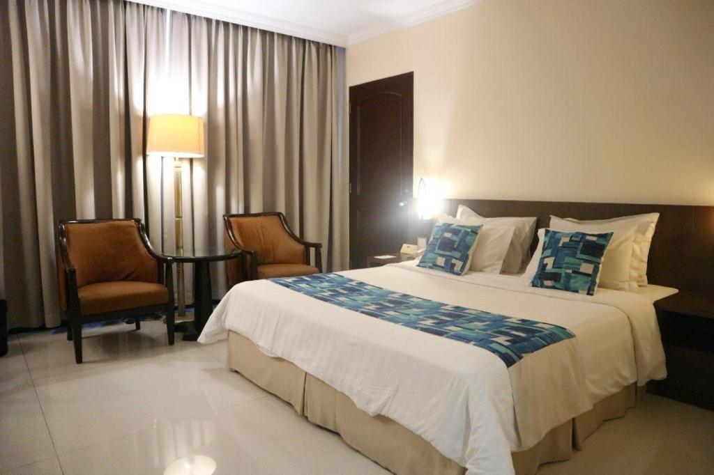 Kedaton Hotel Бандунг Екстериор снимка