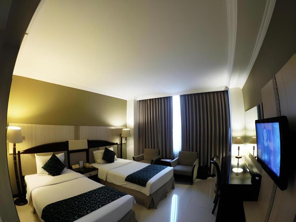 Kedaton Hotel Бандунг Екстериор снимка