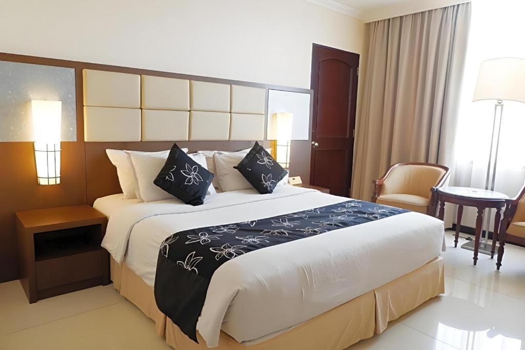 Kedaton Hotel Бандунг Екстериор снимка