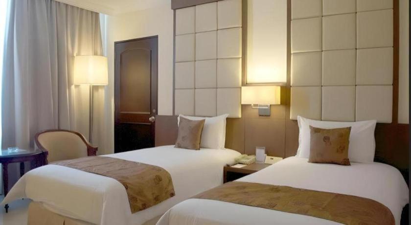 Kedaton Hotel Бандунг Екстериор снимка