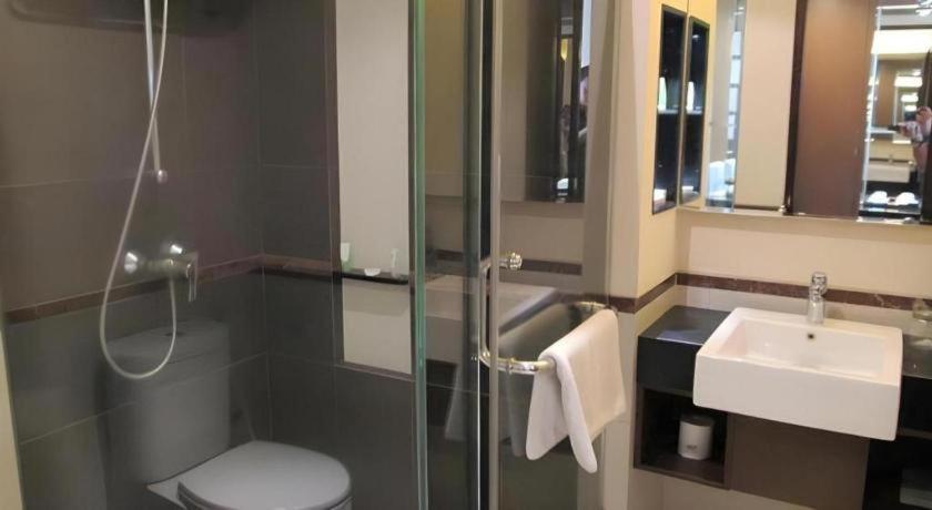 Kedaton Hotel Бандунг Екстериор снимка