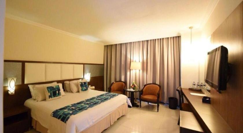 Kedaton Hotel Бандунг Екстериор снимка